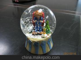 晶瑩璀璨的圣誕記憶 探索東莞鼎富塑膠制品的玻璃水球世界